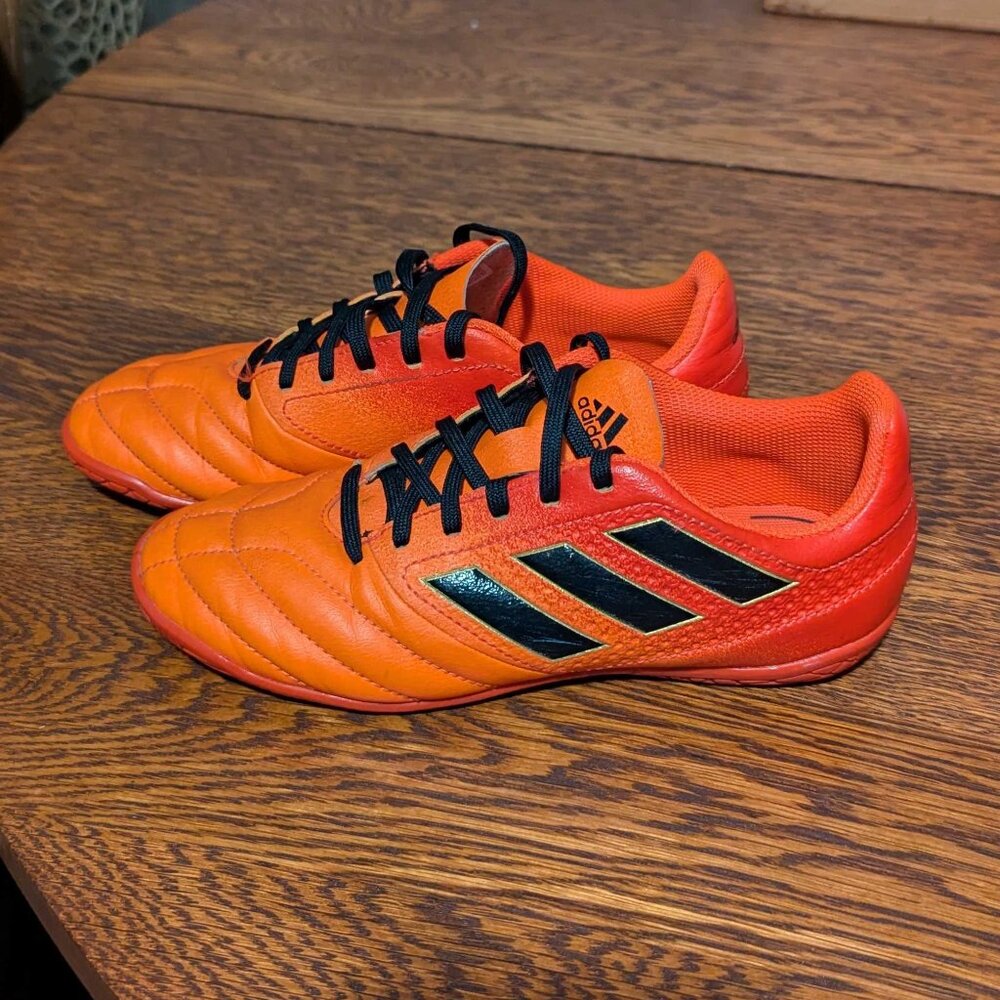 Adidas Kids Indoor Soccer Shoes (size 3)